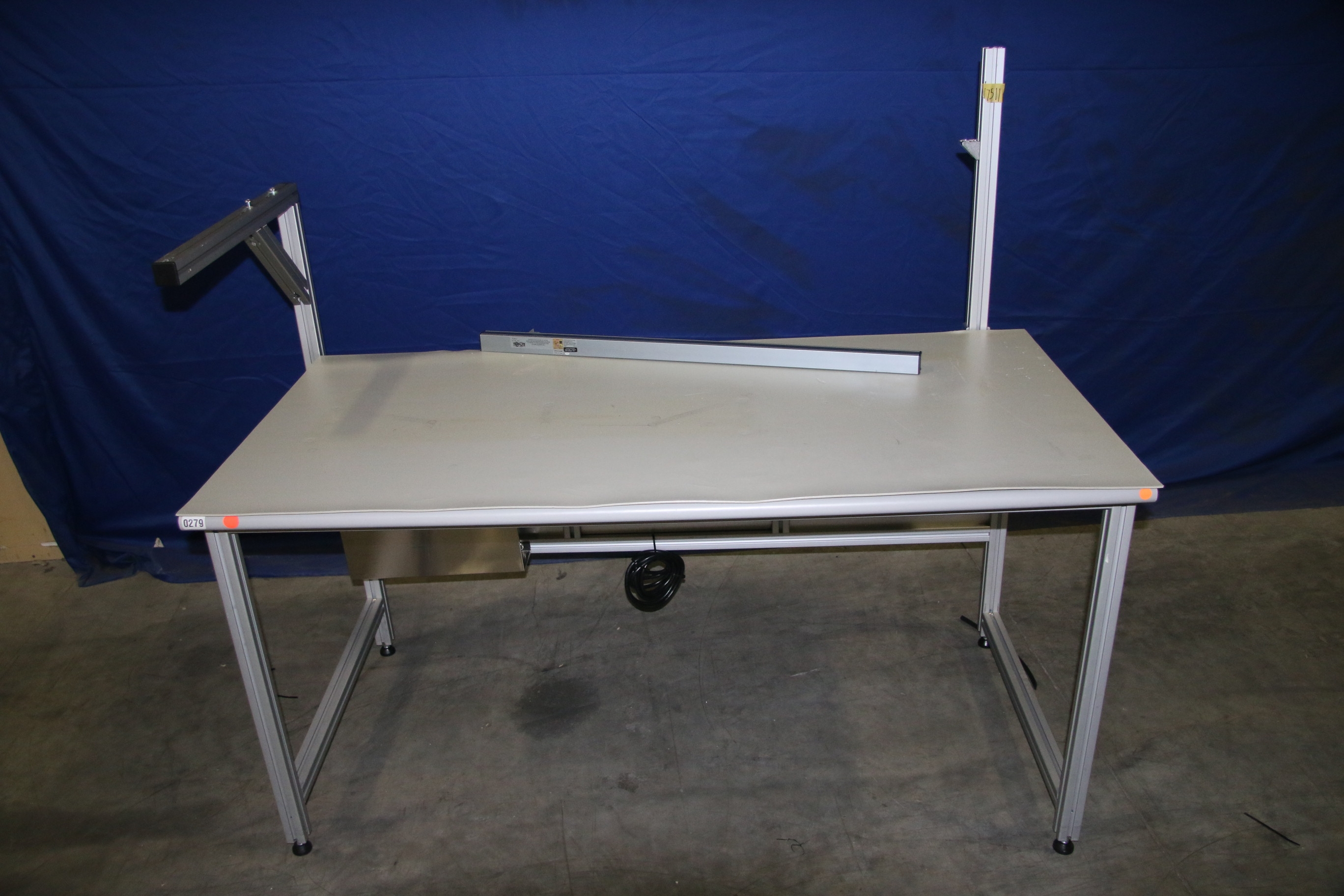 Aluminum work platform bench Aluminum work platform bench